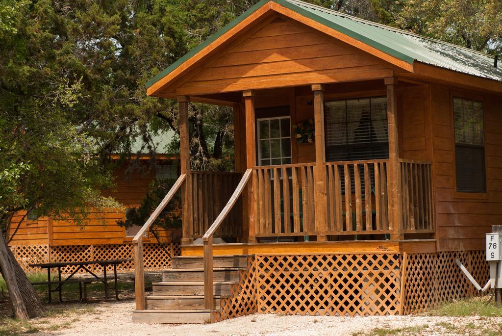 Medina Lake Camping Resort Cabin 3 Lakehills Екстер'єр фото
